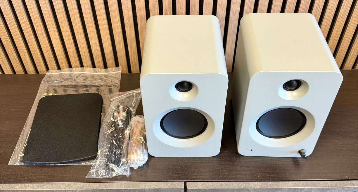 How To Set Up Active Bookshelf Speakers: A Complete Guide