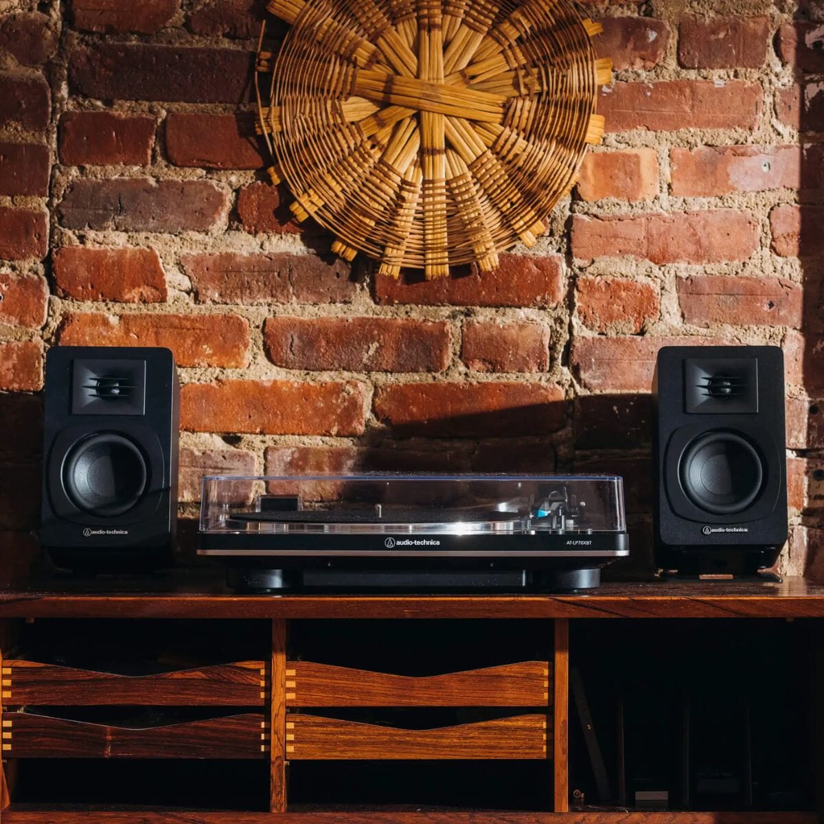 Audio-Technica LP70XBT + SP3X Active Bookshelf Speakers - K&B Audio