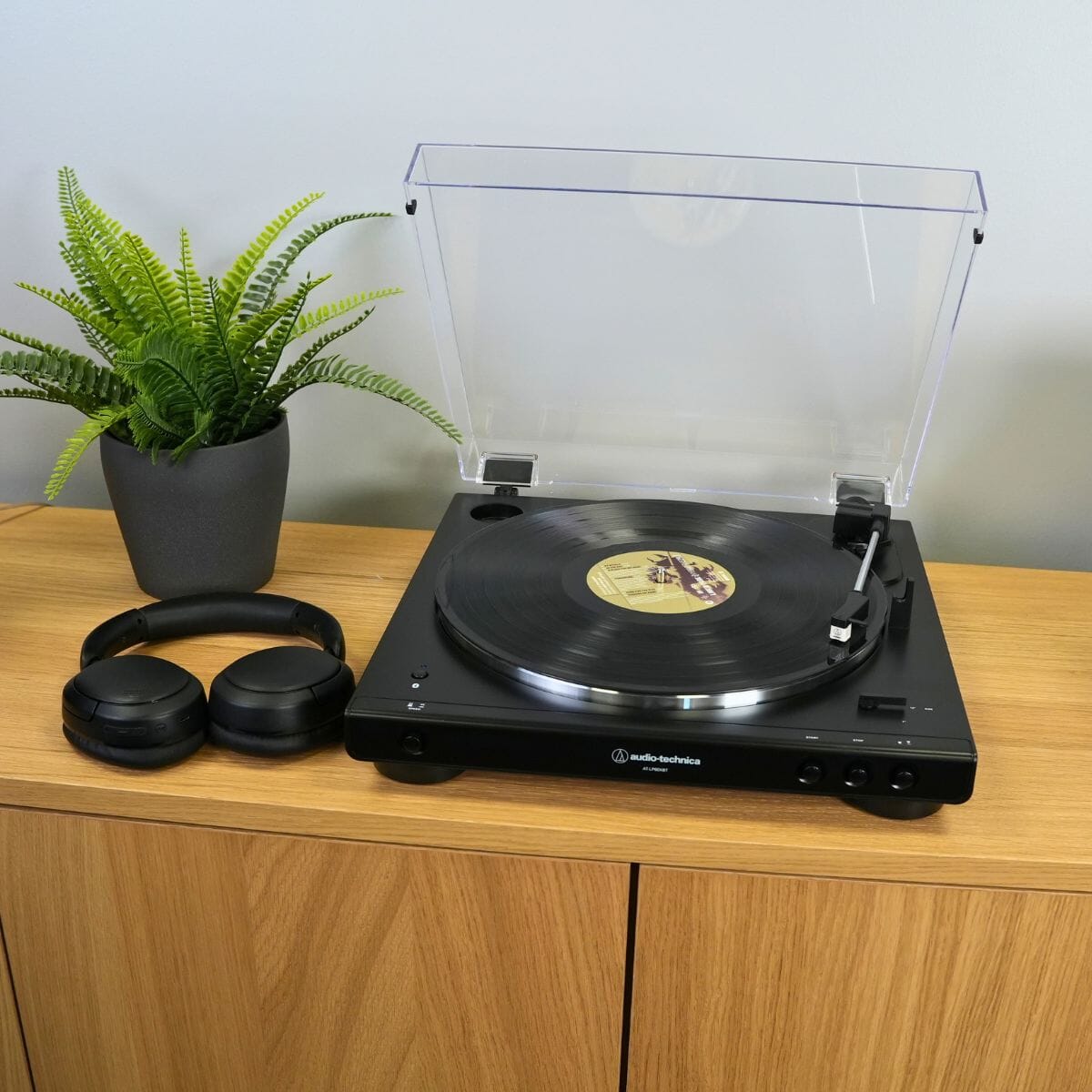 Audio-Technica LP60XBT Bluetooth Turntable - Fully Automatic Turntables Audio-Technica 