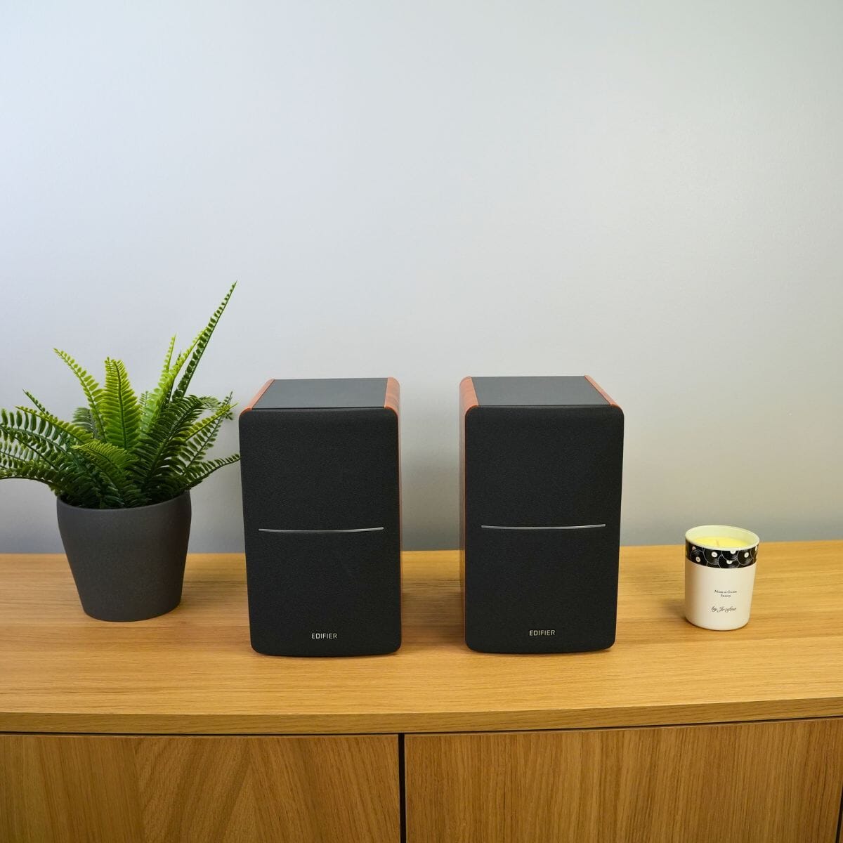 Edifier R1280DB Active Bookshelf Speakers with Bluetooth - K&B Audio