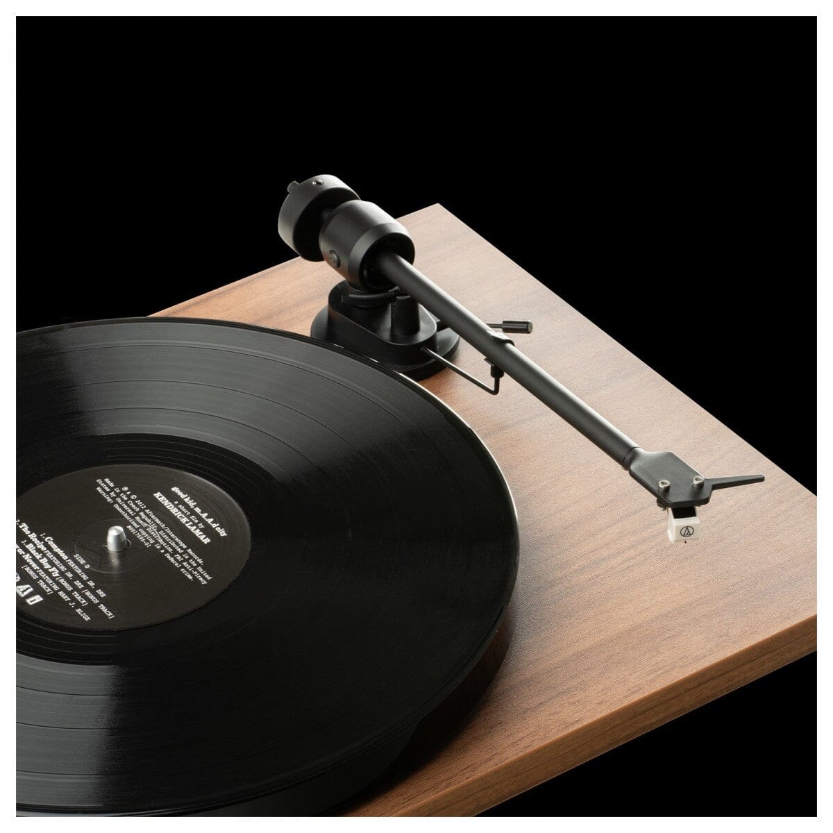 Pro-Ject E1 Phono Turntable with Built-In Pre-Amp - Manual - K&B Audio