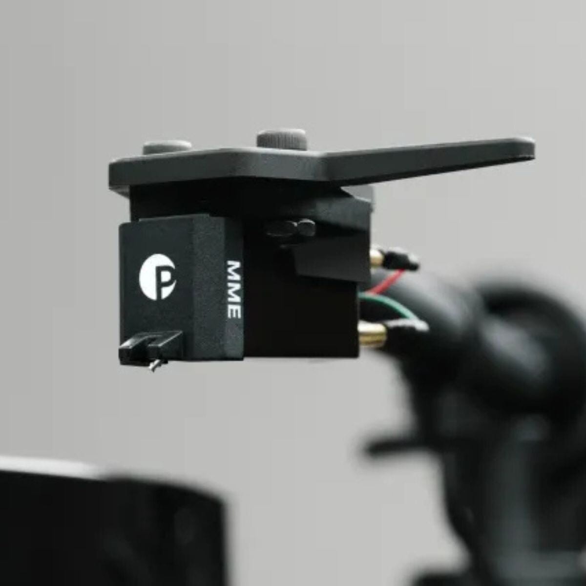 [OPEN BOX] Pro-Ject E1.2 Turntable - Manual - Audiophile Grade - White - K&B Audio