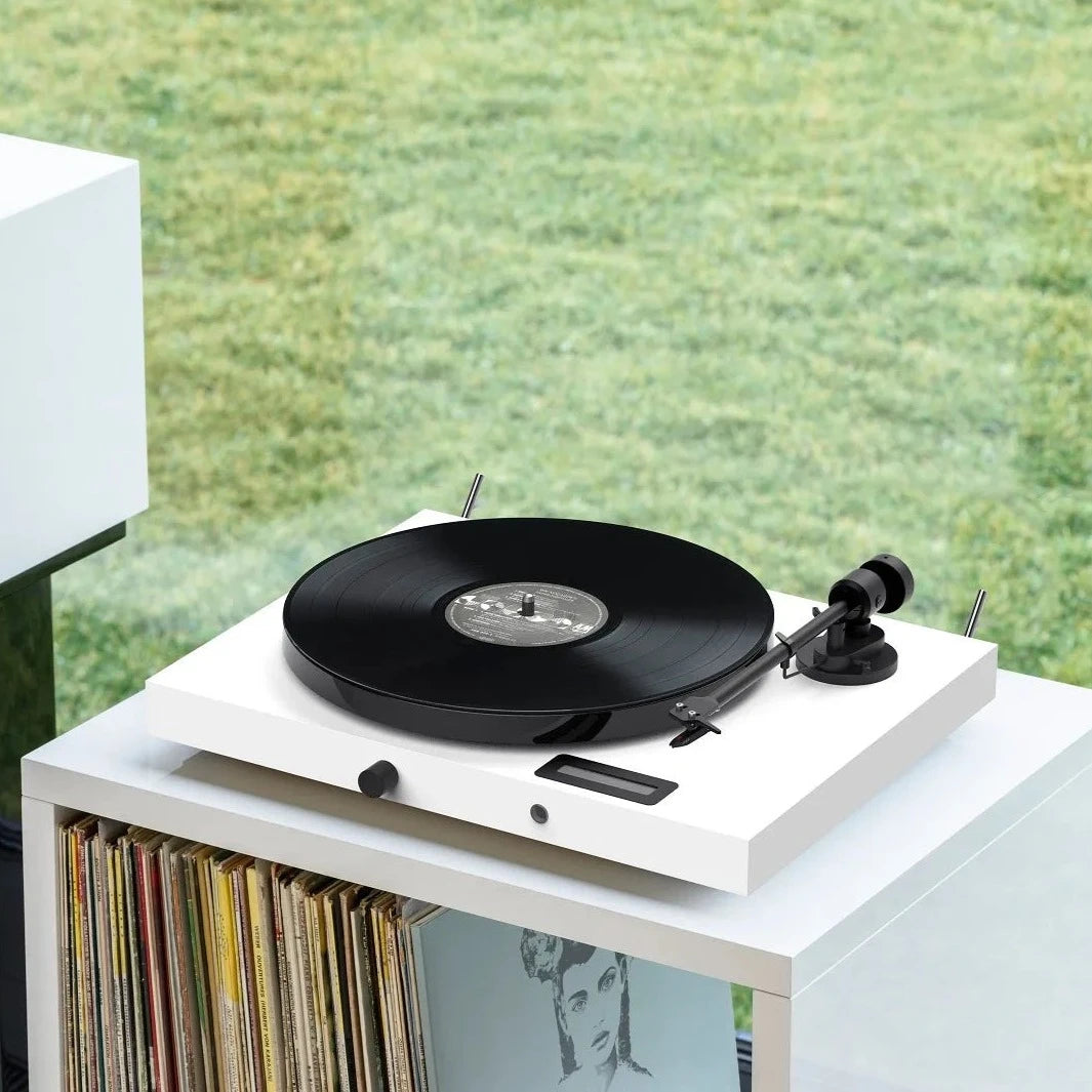 Pro-Ject Juke Box E1 Turntable with Built-In Amplifier & Bluetooth - K&B Audio