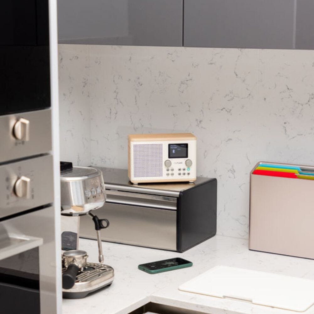 [OPEN BOX] Pure Classic H4 DAB/FM Radio with Bluetooth - Cotton White / Oak - K&B Audio