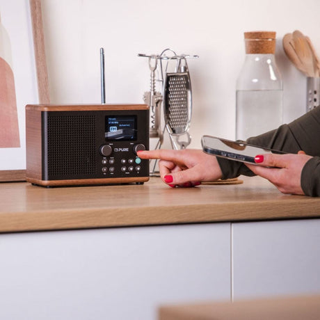 [OPEN BOX] Pure Classic H4 DAB/FM Radio with Bluetooth - Black / Walnut - K&B Audio