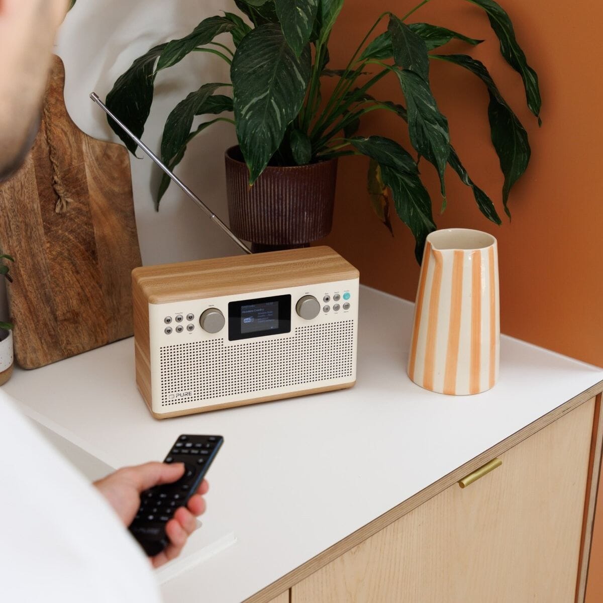 [OPEN BOX] Pure Classic H6 DAB/FM Radio with Bluetooth - White / Oak - K&B Audio