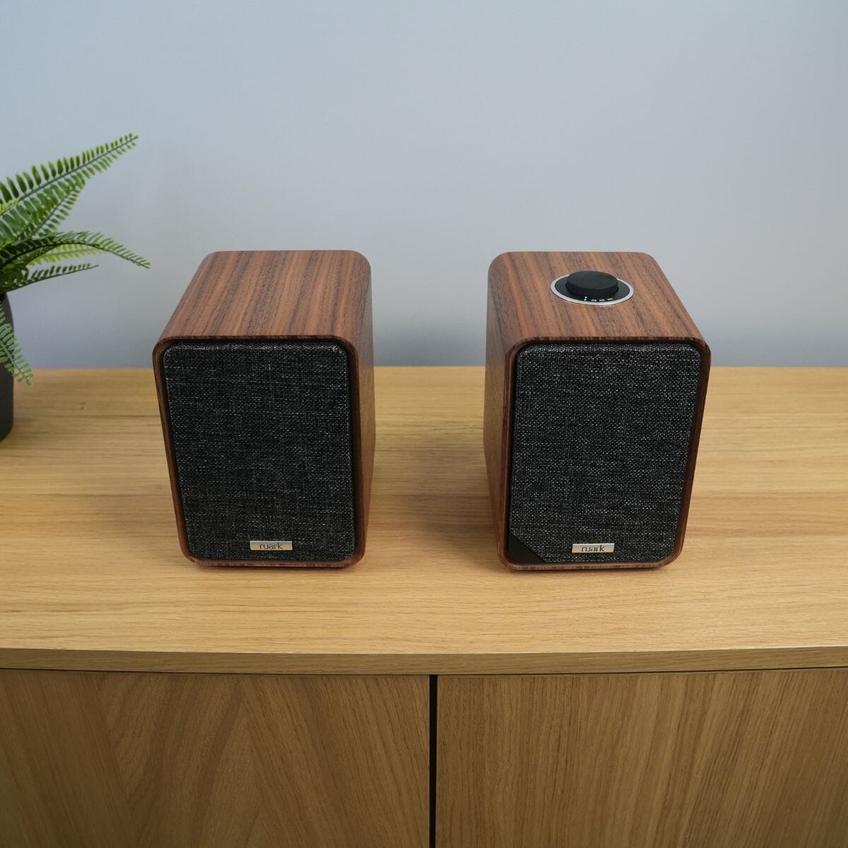 Ruark MR1 Mk3 Compact Active Bookshelf Speakers with Bluetooth Active Speakers Ruark 