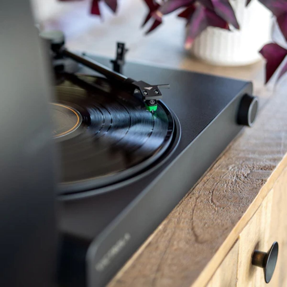Victrola Stream Onyx Works With Sonos Turntable - K&B Audio