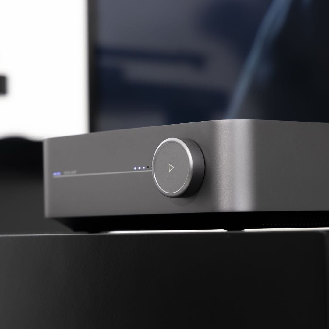 WiiM AMP Wi-Fi Amplifier + Pro-Ject E1-Phono + JAMO S7-15B Bookshelf Speakers - K&B Audio