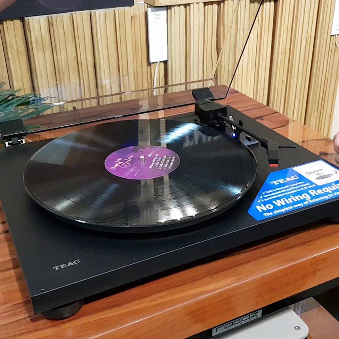 Teac TN-180BT Bluetooth Turntable + Edifier R1280DB Active Bluetooth Speakers - K&B Audio