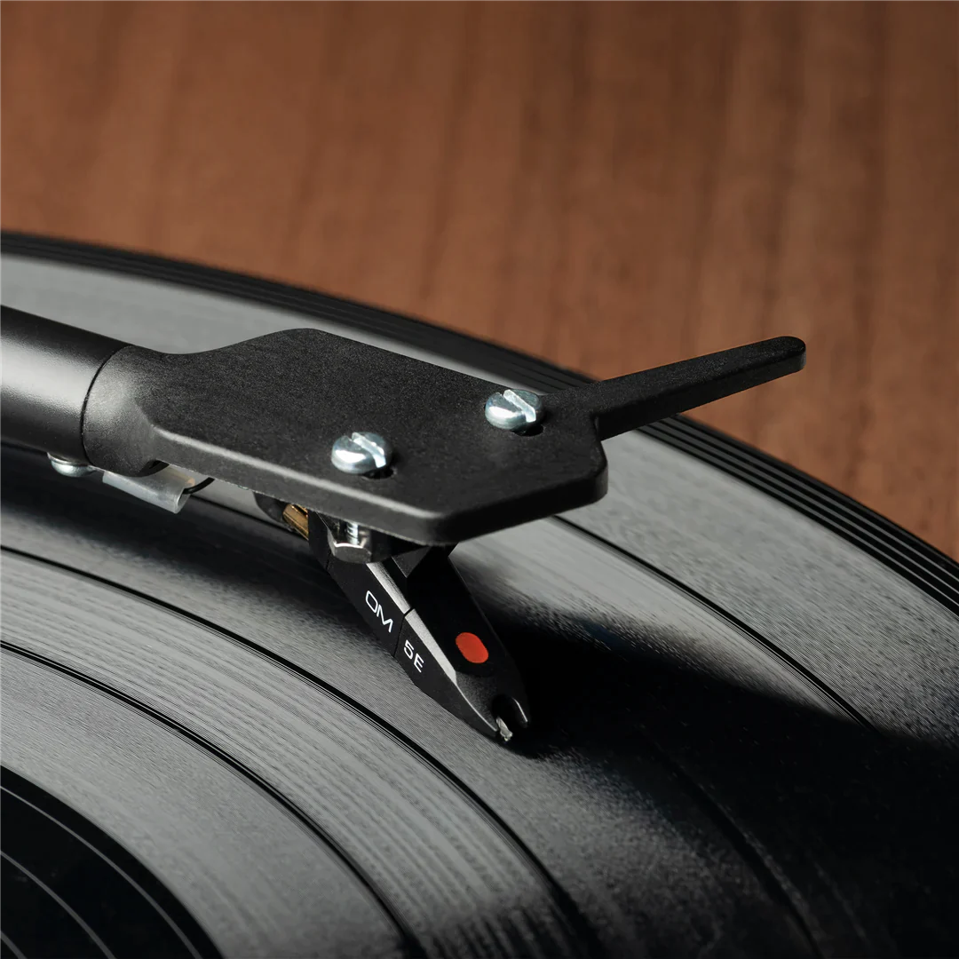 Pro-Ject E1 BT Bluetooth Turntable - K&B Audio